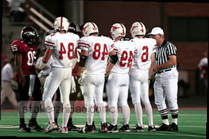 盾牌与锁结合的数据安全抽象图